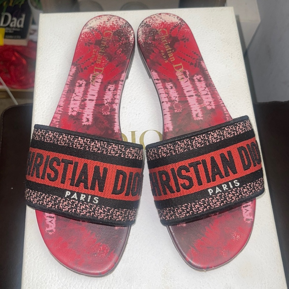 Women’s slides